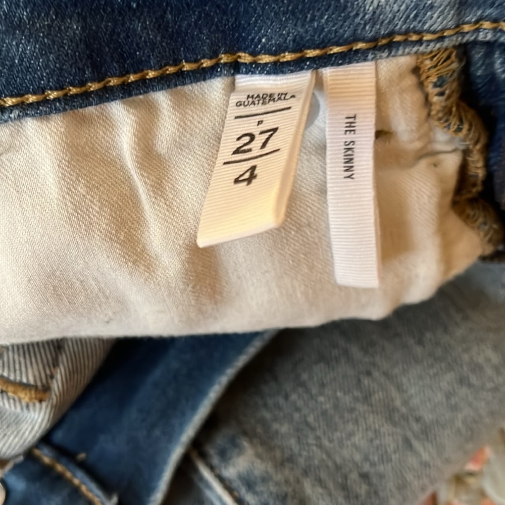 LOFT DISTRESSED NEW JEANS - Picture 6 of 7